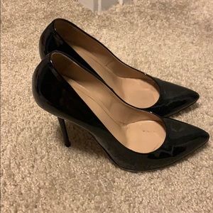 Gucci Shoes - Black Gucci Pumps Gucci Shoes - Black Gucci Pumps